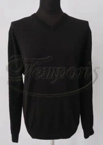 Sweter w serek męski czarny