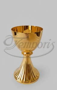 Kielich złocony z ozdobną podstawą