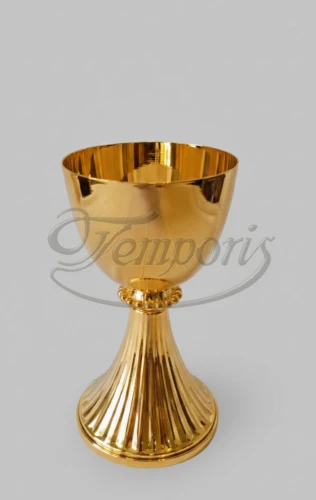 Kielich złocony z ozdobną podstawą