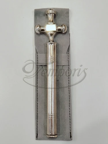 Kropidło metalowe w kształcie krzyża z pokrowcem