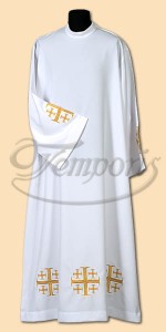 Alba kapłańska biała z haftem 33