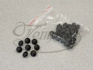 Guziki do sutanny plastikowe czarne